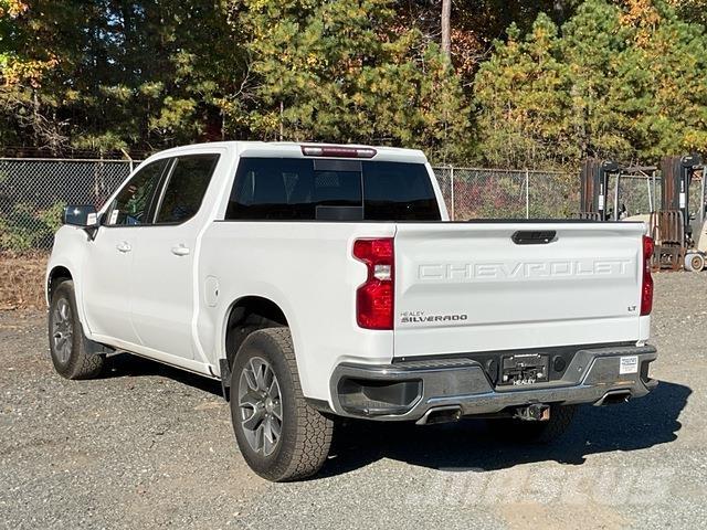 Chevrolet 1500 Пікапи / Бічне розвантаження