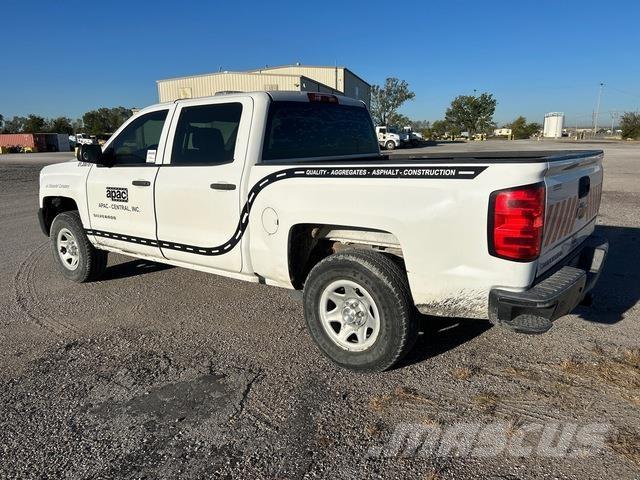 Chevrolet 1500 Пікапи / Бічне розвантаження