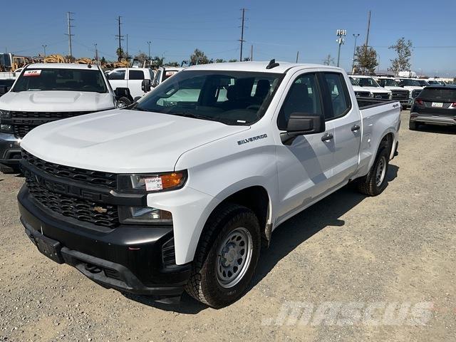 Chevrolet 1500 Пікапи / Бічне розвантаження