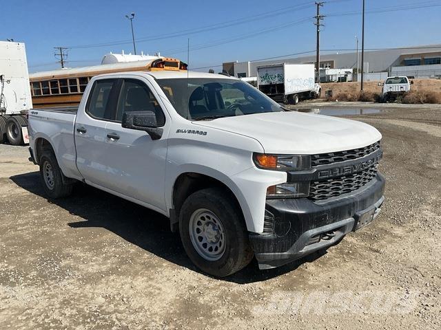 Chevrolet 1500 Пікапи / Бічне розвантаження