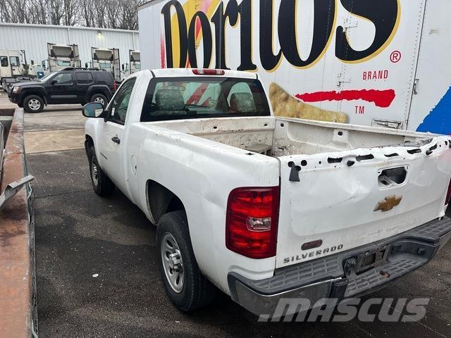 Chevrolet 1500 Пікапи / Бічне розвантаження