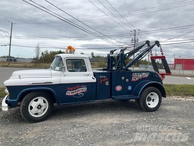 Chevrolet 3100 Евакуатори