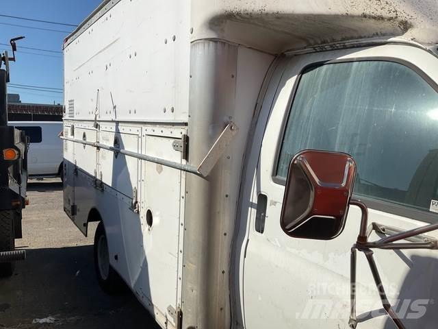 Chevrolet 3500 Панельні фургони