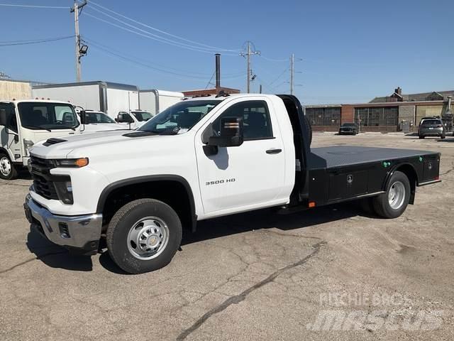 Chevrolet 3500 Вантажівки-платформи/бокове розвантаження