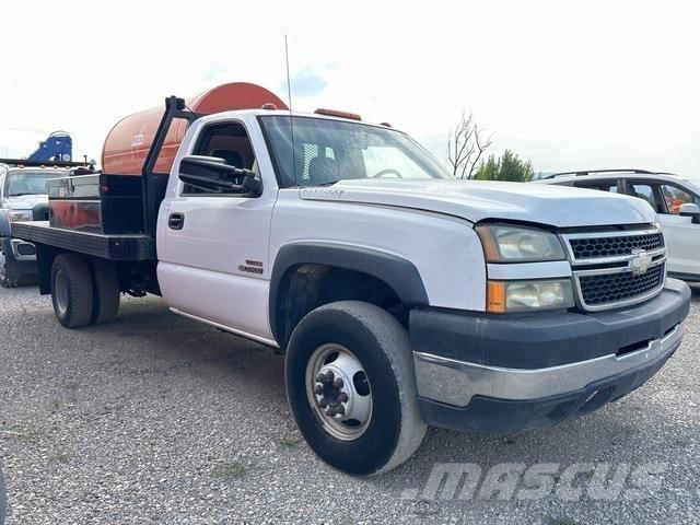 Chevrolet 3500 Вантажівки-платформи/бокове розвантаження