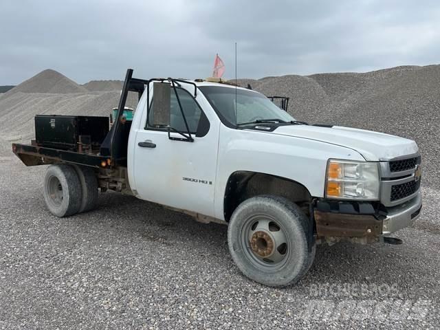 Chevrolet 3500 Вантажівки-платформи/бокове розвантаження