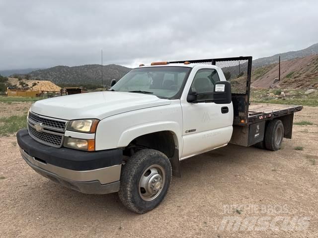 Chevrolet 3500 Вантажівки-платформи/бокове розвантаження