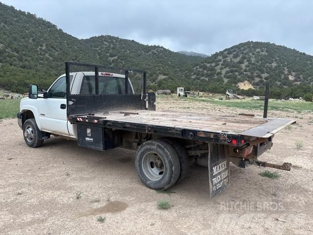 Chevrolet 3500 Вантажівки-платформи/бокове розвантаження