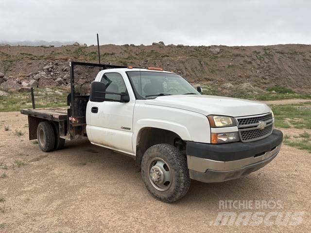 Chevrolet 3500 Вантажівки-платформи/бокове розвантаження