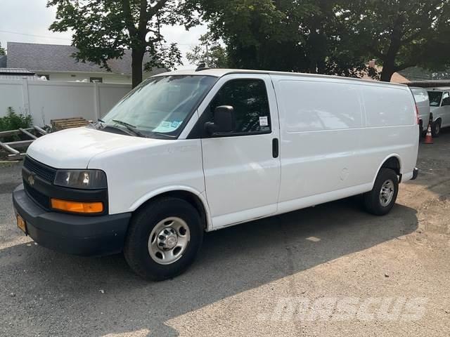 Chevrolet 3500 Панельні фургони