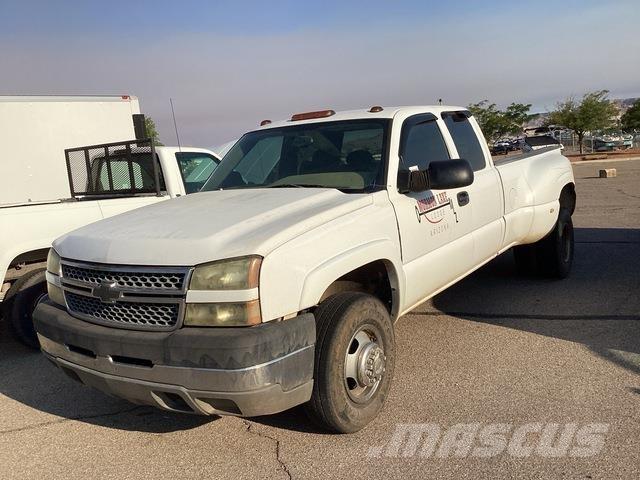 Chevrolet 3500 Пікапи / Бічне розвантаження