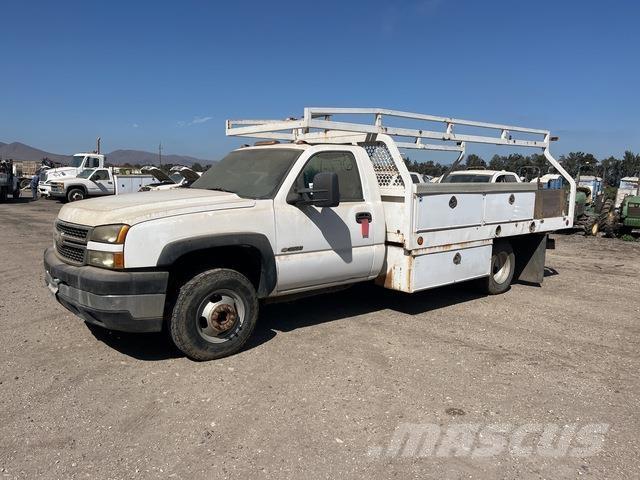 Chevrolet 3500 Вантажівки-платформи/бокове розвантаження