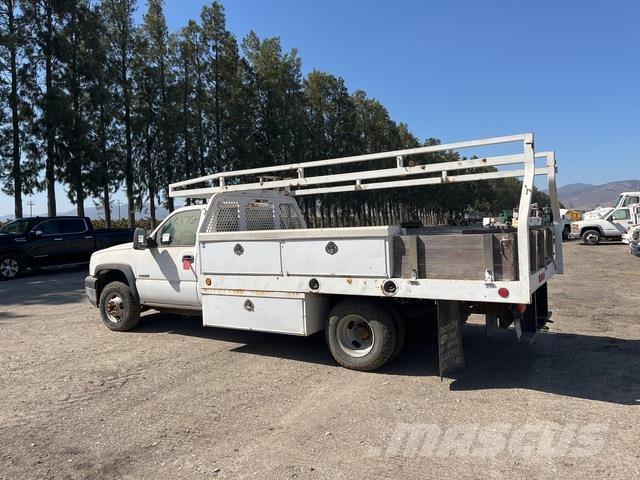 Chevrolet 3500 Вантажівки-платформи/бокове розвантаження