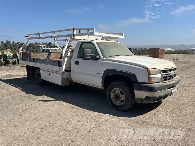Chevrolet 3500 Вантажівки-платформи/бокове розвантаження