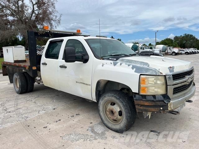 Chevrolet 3500 Пікапи / Бічне розвантаження
