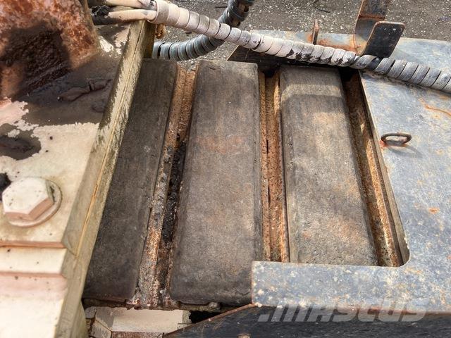 CMI SF-450B Бетоноукладачі