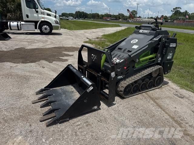 Cougar CG827 Міні-навантажувачі