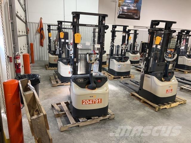 Crown ES 4000 Самохідні електроштабелери