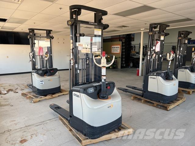 Crown ES 4000 Самохідні електроштабелери