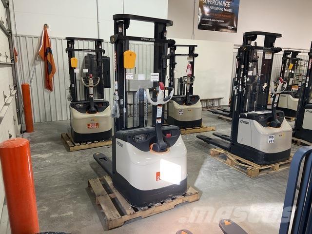 Crown ES 4000 Самохідні електроштабелери