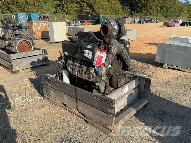 Cummins V903 Двигуни