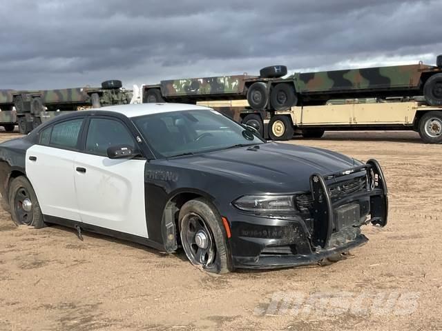 Dodge Charger Автомобілі