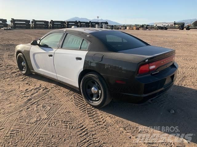 Dodge Charger Автомобілі