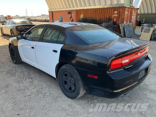 Dodge Charger Автомобілі