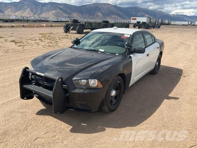 Dodge Charger Автомобілі