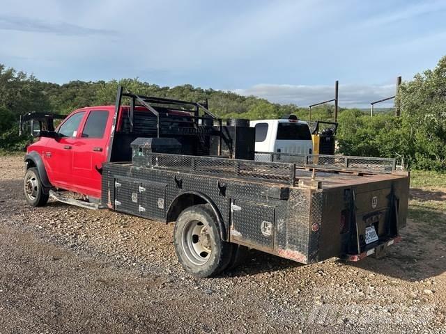 Dodge Ram 5500 Вантажівки-платформи/бокове розвантаження