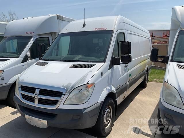 Dodge Sprinter Панельні фургони