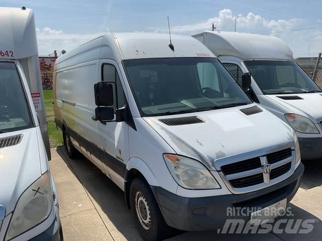 Dodge Sprinter Панельні фургони