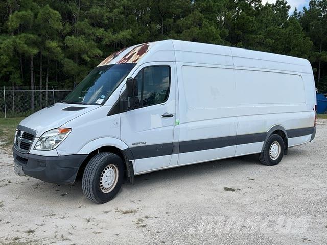 Dodge Sprinter Панельні фургони