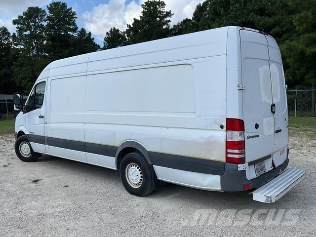 Dodge Sprinter Панельні фургони
