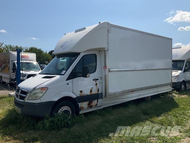 Dodge Sprinter Панельні фургони
