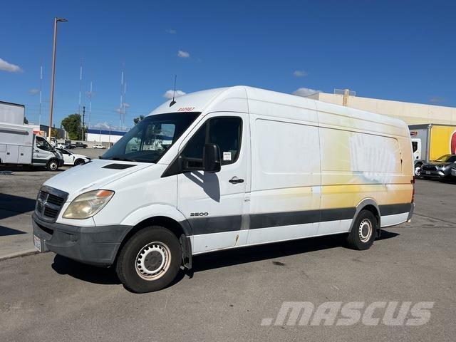 Dodge Sprinter Панельні фургони