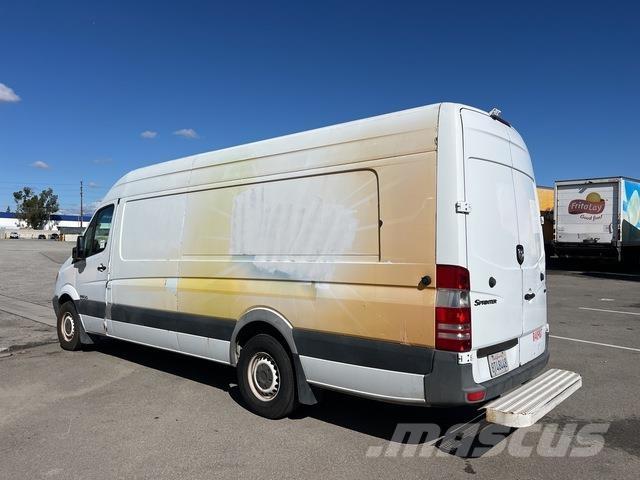 Dodge Sprinter Панельні фургони