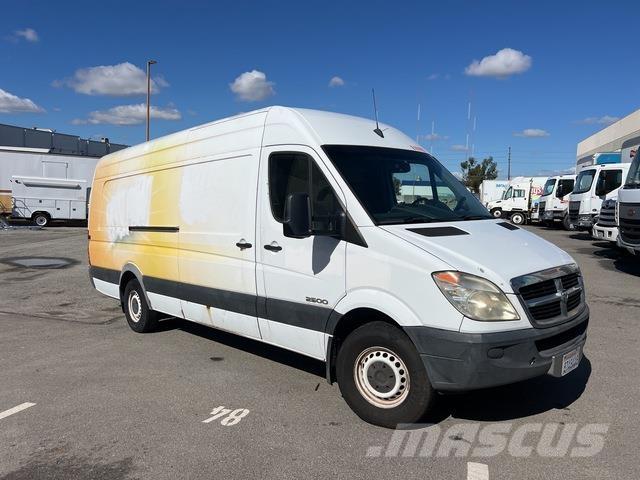 Dodge Sprinter Панельні фургони