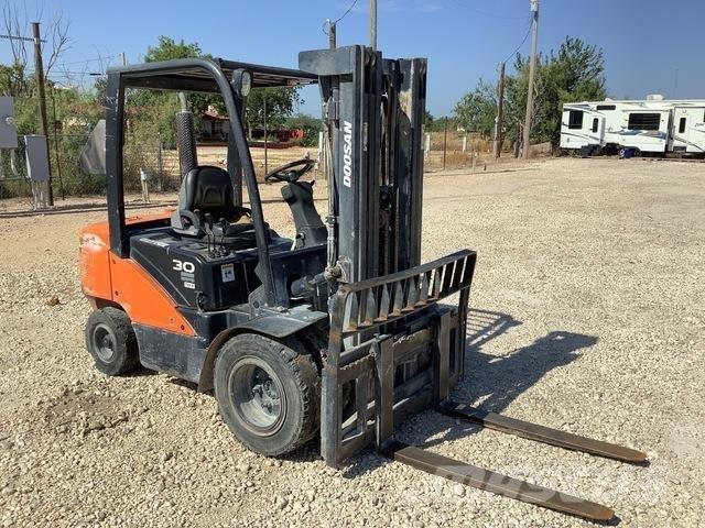 Doosan D30S-7 Інше