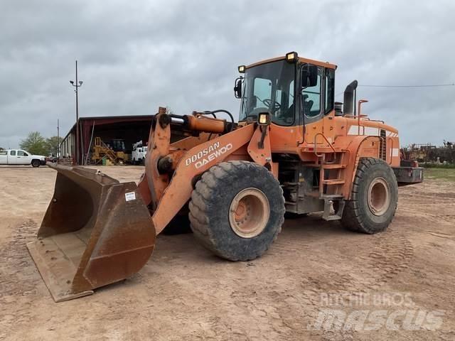 Doosan DL300 Фронтальні навантажувачі