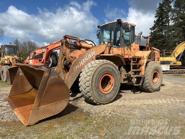 Doosan DL400 Фронтальні навантажувачі
