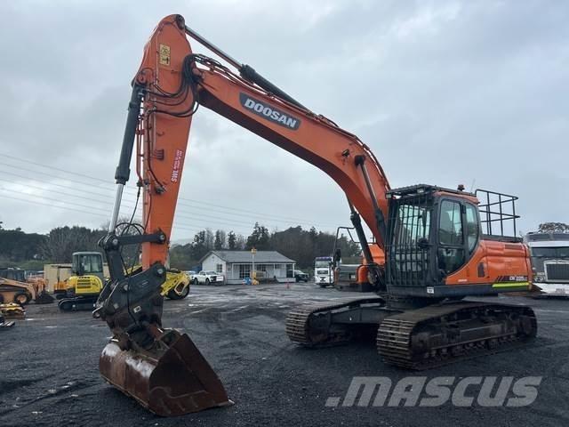 Doosan DX225LC Гусеничні екскаватори