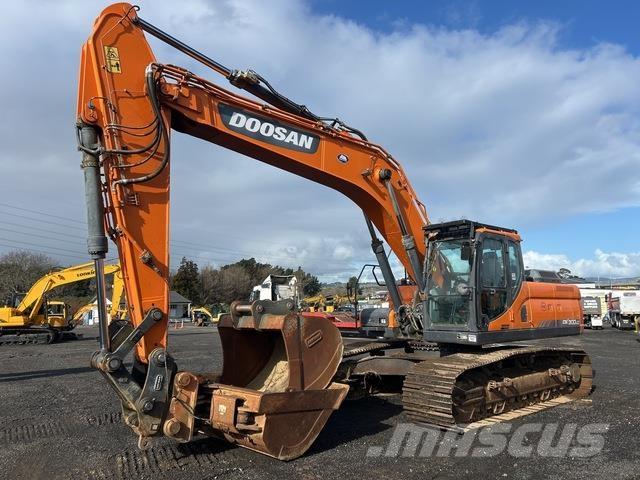 Doosan DX300LC Гусеничні екскаватори