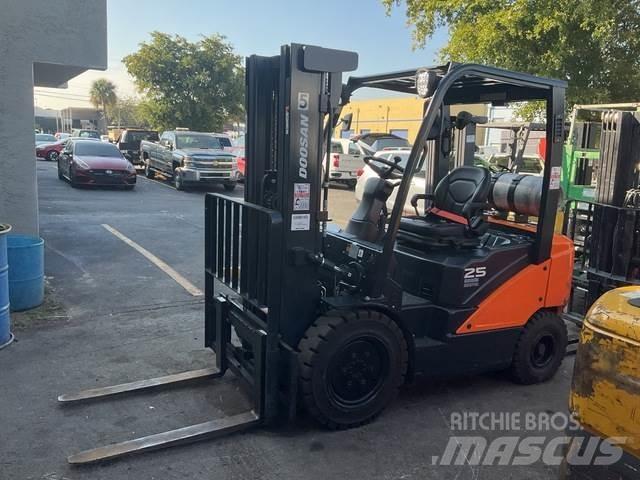 Doosan G25E-7 Будтехніка - Інші