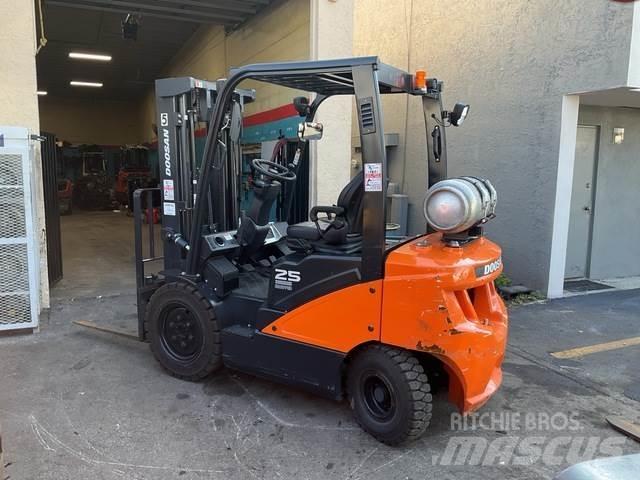 Doosan G25E-7 Будтехніка - Інші