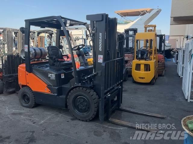 Doosan G25E-7 Будтехніка - Інші