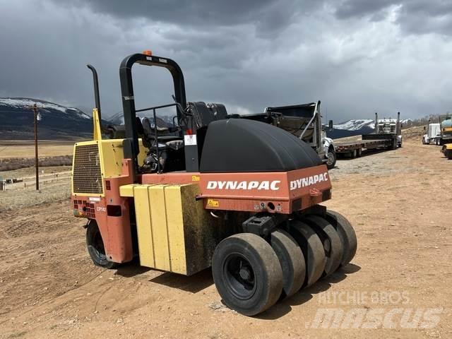 Dynapac CP142 Пневматичні катки