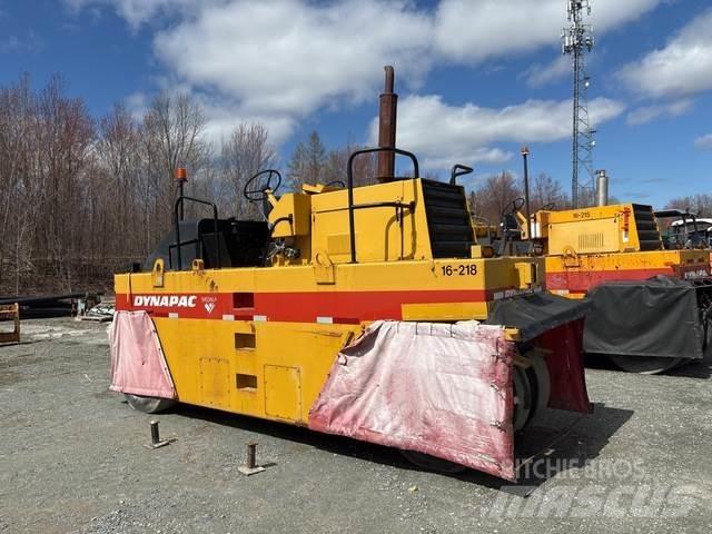 Dynapac CP221 Пневматичні катки