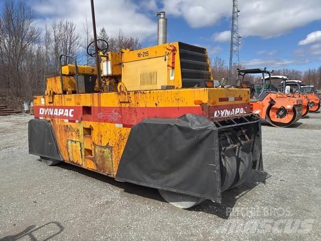 Dynapac CP221 Пневматичні катки