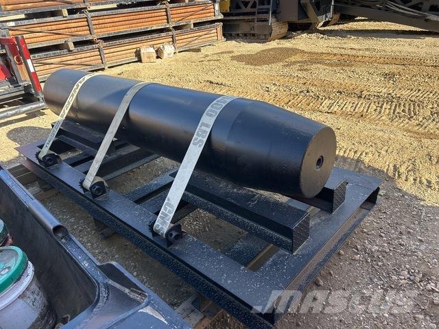  Earthtool Гідравлічні пальові молоти